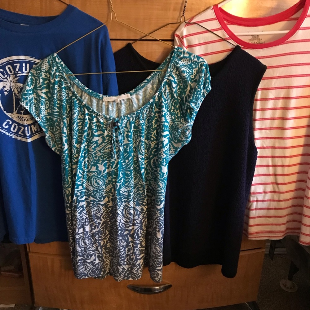 Women’s bundle of (4) tops size 12